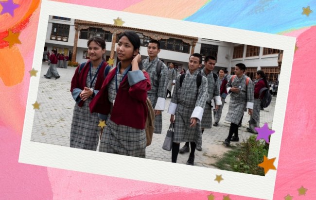 Jovens com uniforme tradicional do Butão