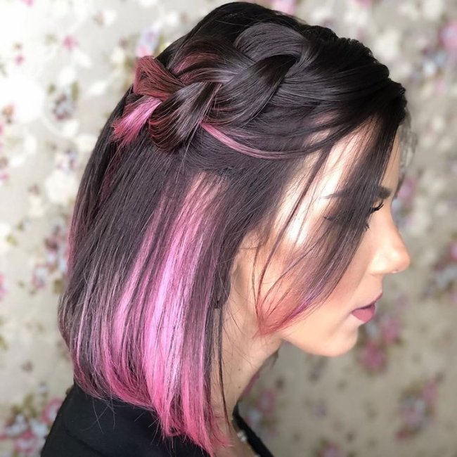 Inspiração de penteado para cabelo curto colorido