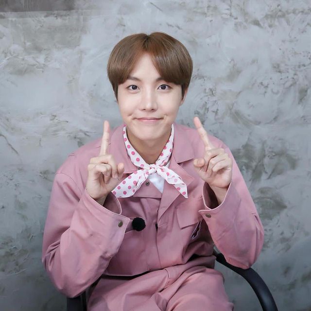 J-Hope J-hope com look monocromático