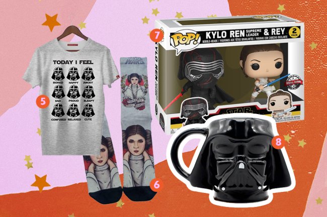 Produtos da saga Star Wars. Na imagem, vemos uma camiseta cinza do Darth Vader, uma meia tambpem cinza da Princesa Leia, uma caneca do Darh Vader, no formato do capacete dele, e dois funkos: um do Kylo Ren e outro da Rey