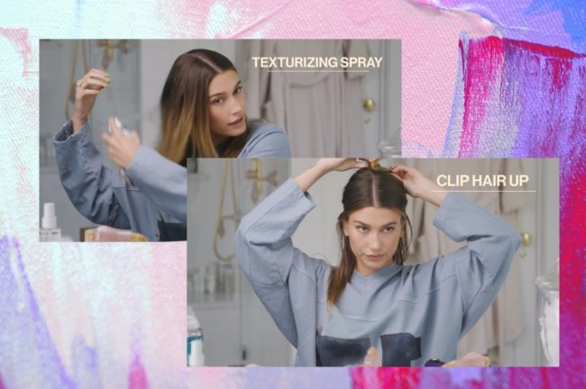 tutorial-cabelo-ondulado-hailey-bieber Montagem com duas de prints do vídeo tutorial da Hailey Bieber com o fundo roxo e rosa. Nas fotos, a modelo ensina como ondula o cabelo com chapinha.