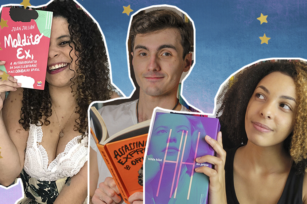 Montagem com três fotos dos booktubers e booktokers que estarão na Bienal do Livro Rio 2021; a primeira segura um livro com capa rosa na frente do rosto e sorri, o segundo segura um livro com capa laranja na frente do corpo enquanto sorri levemente para câmera, a terceira seegura um livro com capa roxa e verde água e olha para cima sorrindo levemente; o fundo é uma textura degradê de azul escuro, azul, rosa e branco; estrelas amarelas decoram a imagem