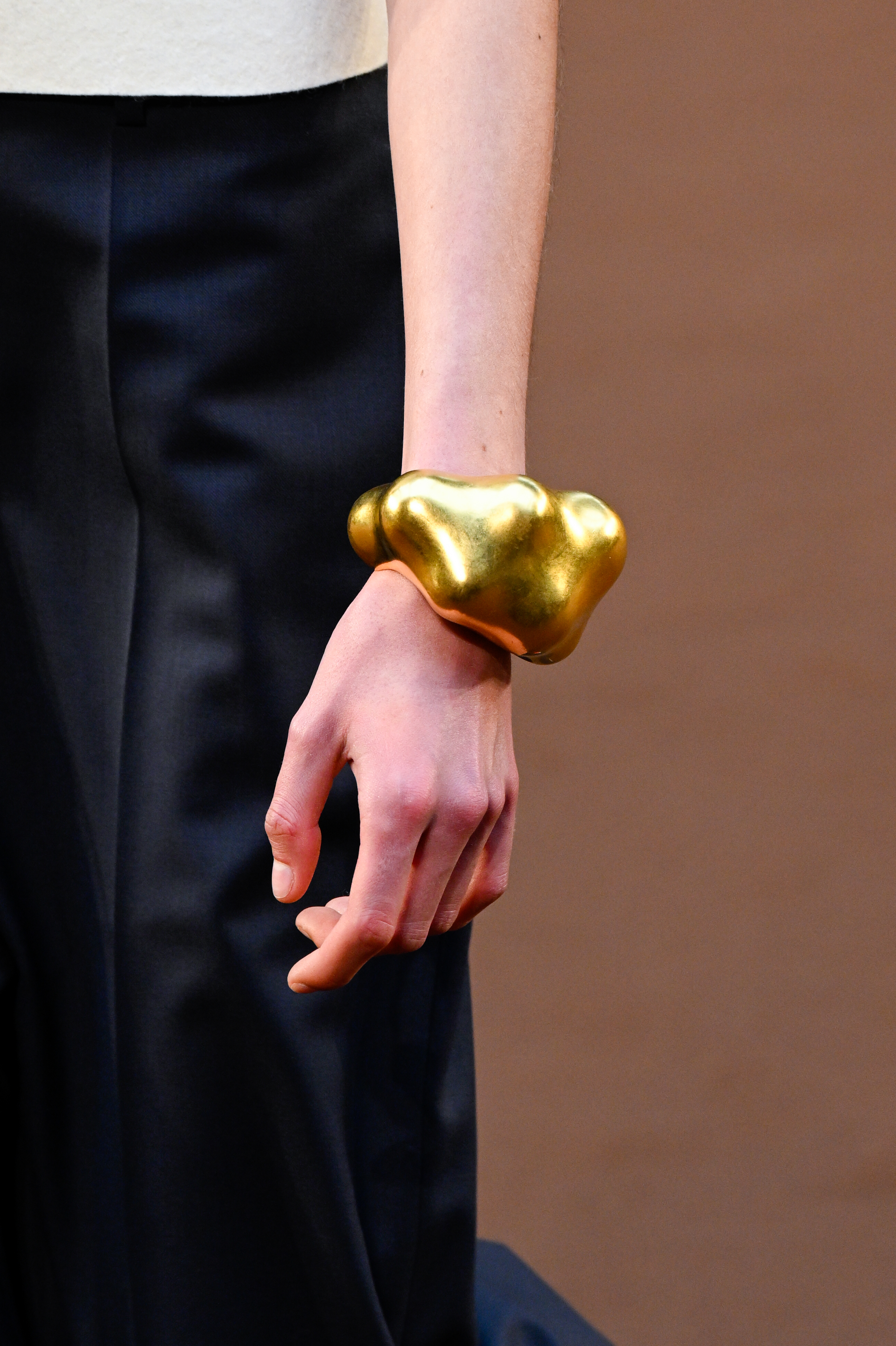 Loewe : Runway – Paris Fashion Week – Womenswear F/W 2022-2023 Desfile de outono-inverno 2022-2023 da Loewe