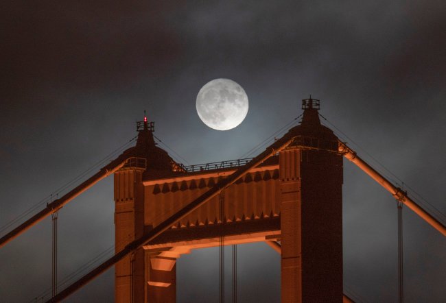 Fotos impressionantes da maior Superlua de 2022, que rolou nesta quarta (13) Superlua em São Francisco, na Califórnia, nos EUA