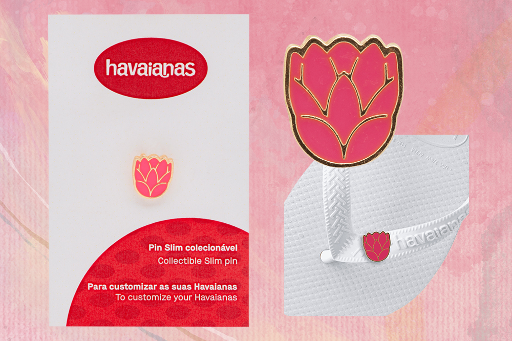 Pin desenvolvido pela Havaianas em parceria com o Instituto Protea para o Outubro Rosa