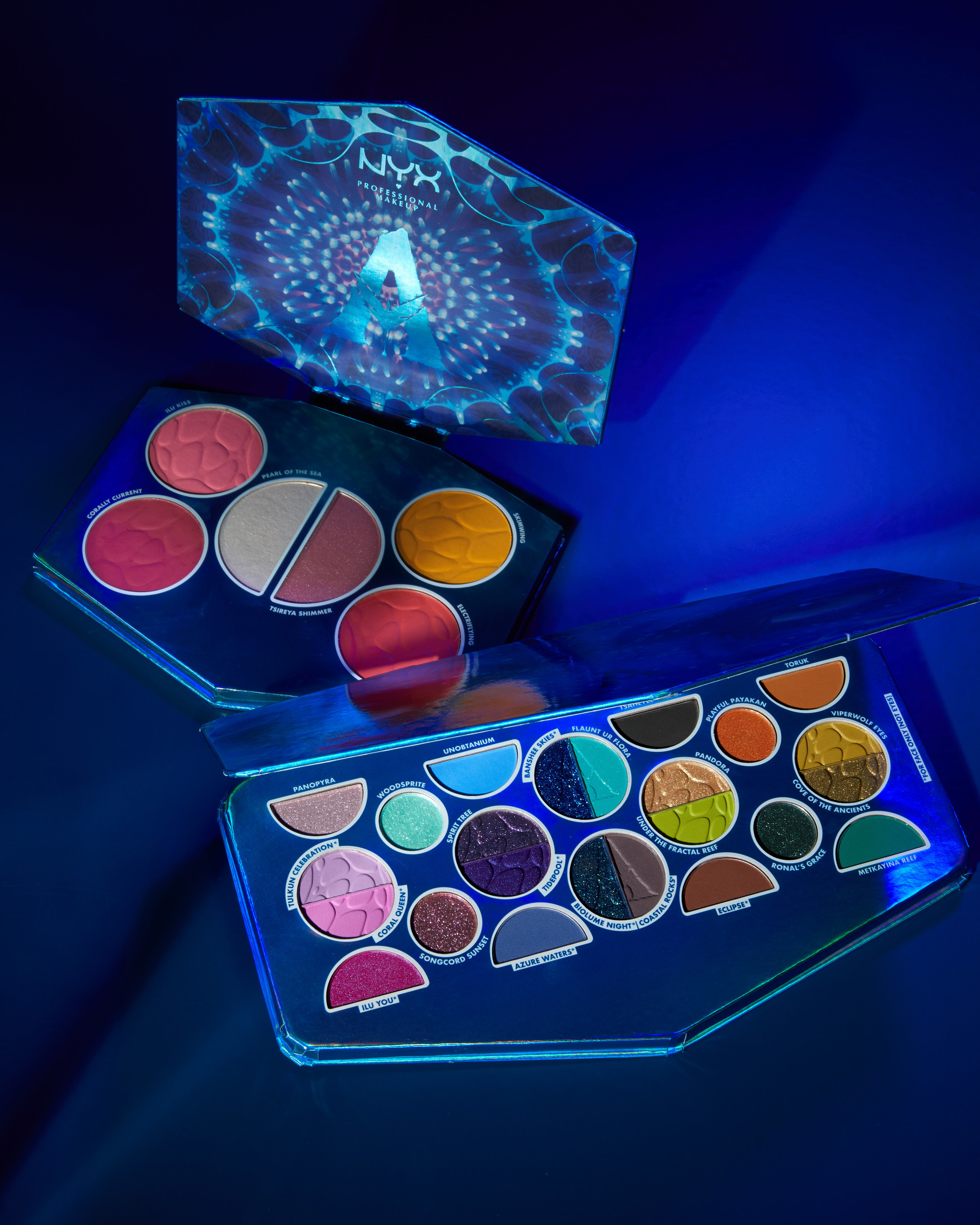 Paletas de blush e iluminador e de sombras da coleção da NYX x Avatar: O Caminho da Água