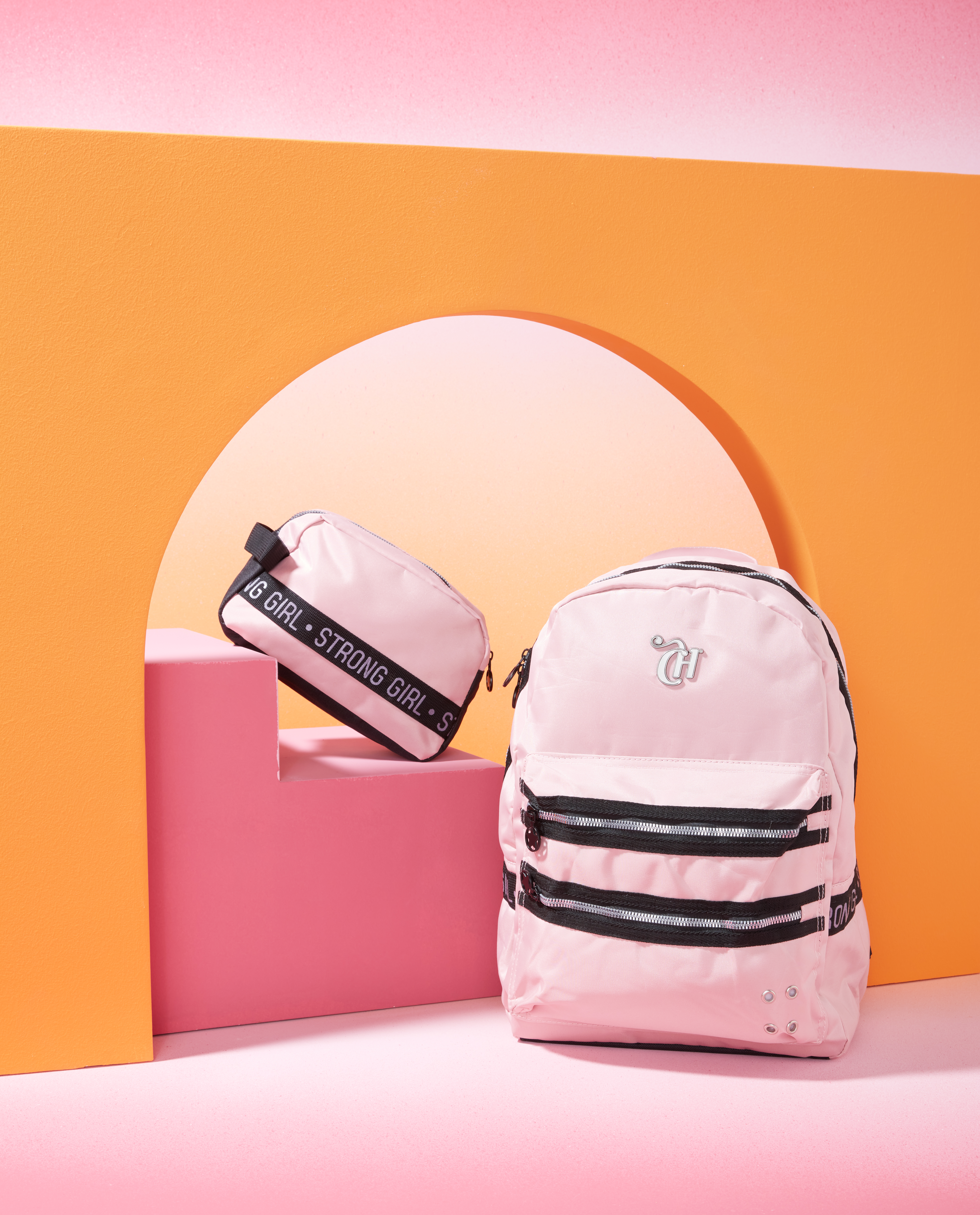mochilas-material-escolar-capricho-2023-04 Coleção de materiais escolares da CAPRICHO para Sestini