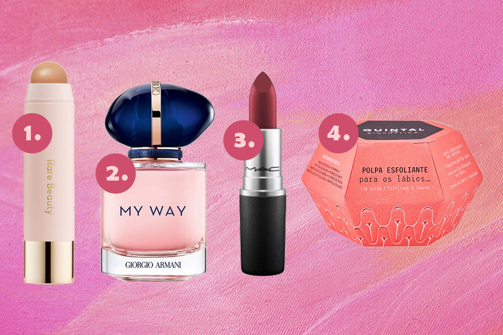 Montagem em fundo rosa com produtos de beleza em promoção na Sephora Chic Week: contorno, perfume, batom e esfoliante labial