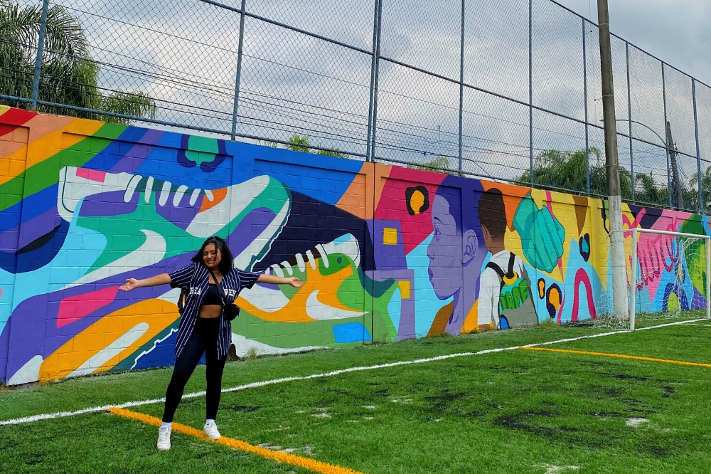 instituto bola pra frente - parede grafitada