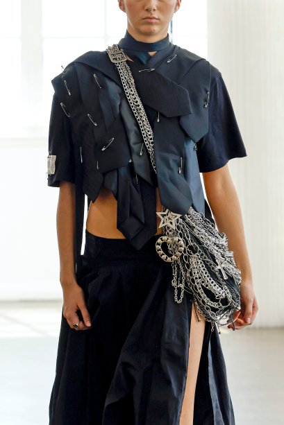 Estilista Gabrielle Pilotto apresenta coleção 'Suture' Estilista Gabrielle Pilotto apresenta coleção 'Suture'