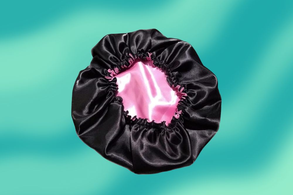 touca-de-cetim Touca De Cetim Dupla Face Preta Com Rosa Ajustável