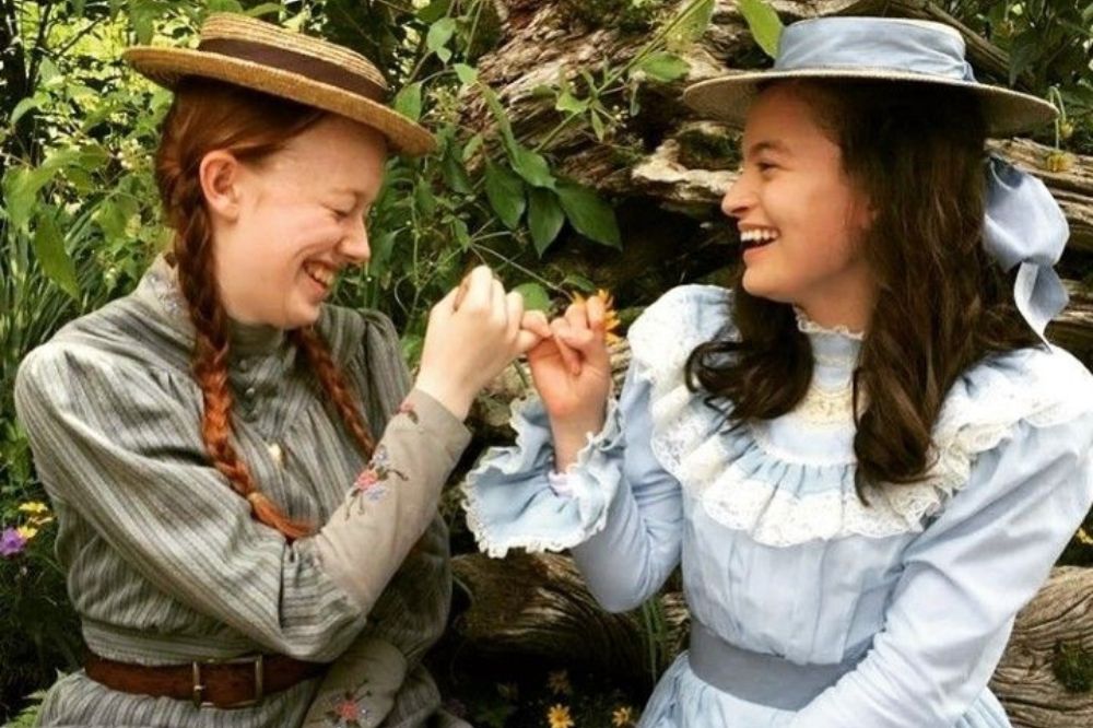Imagem de Anne e Diana, da série 'Anne with an A'