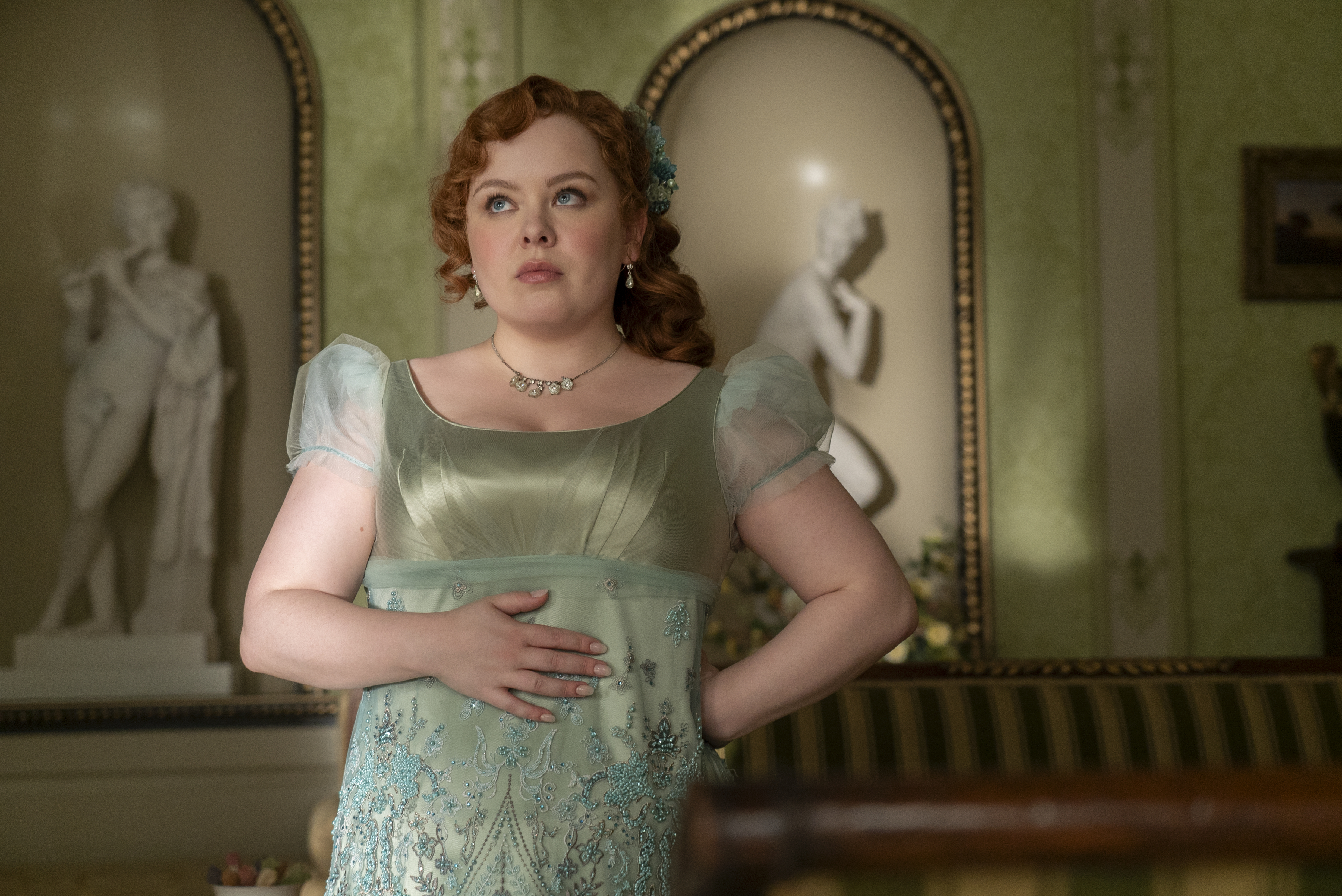 Penelope-Featherington-bridgerton-nicola-coughlan-01 Nicola Coughlan como Penelope Featherington na terceira temporada de Bridgerton