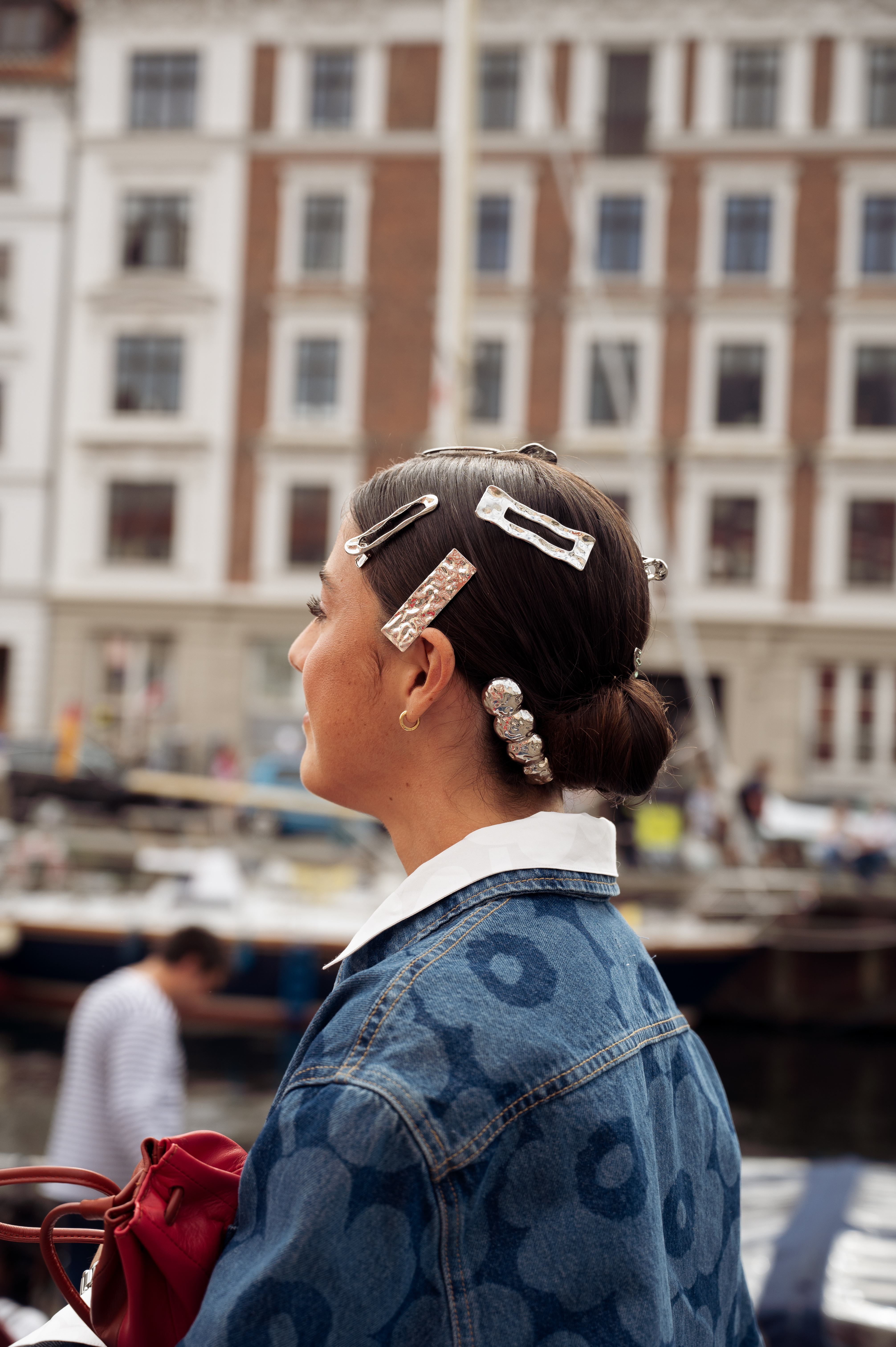 Street Style – Day 4 – Copenhagen Fashion Week SS25 Look do street style da temporada de primavera-verão 2025 da semana de moda de Copenhagen