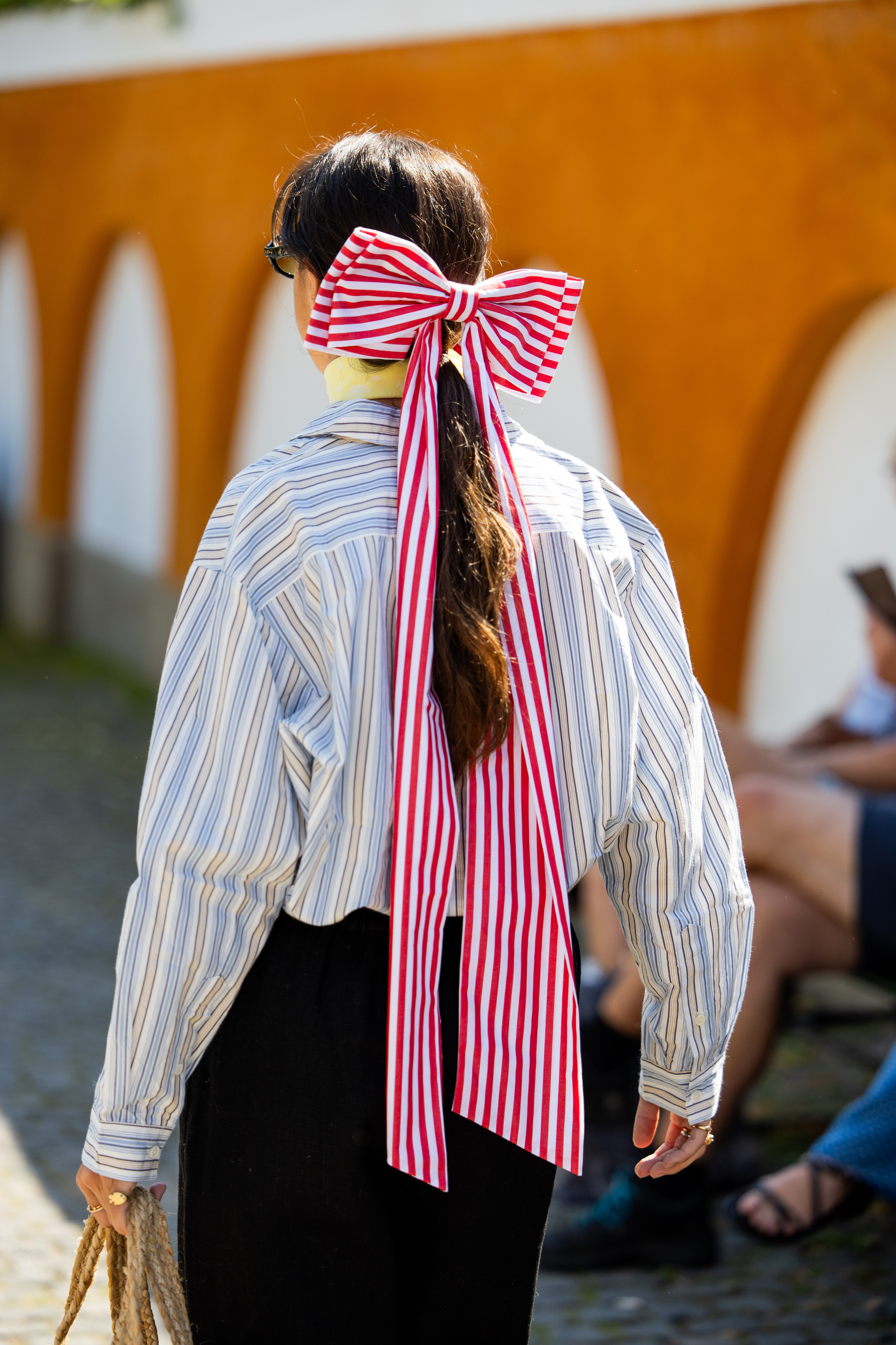 Look do street style da temporada de primavera-verão 2025 da semana de moda de Copenhagen