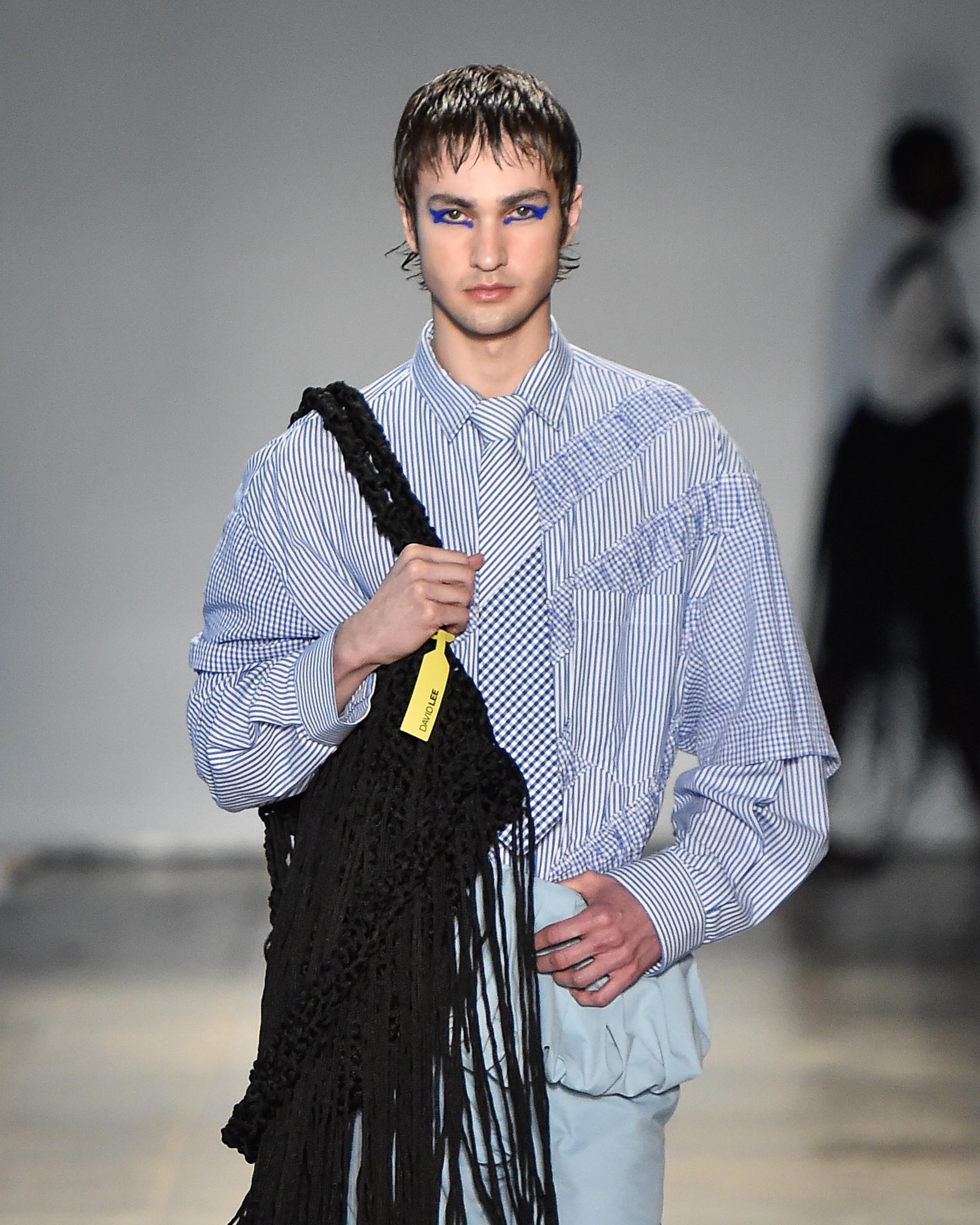 Na moda praia urbana de David Lee, o crochê é o fio condutor da narrativa David Lee SPFW N58 Foto: Marcelo Soubhia / @agfotosite