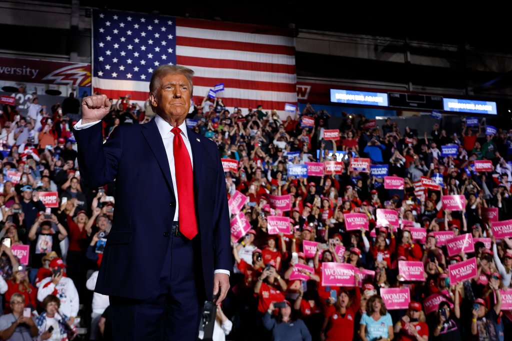 Donald Trump é eleito presidente dos Estados Unidos nas eleições de 2024; candidata Kamala Harris foi derrotada por ele.