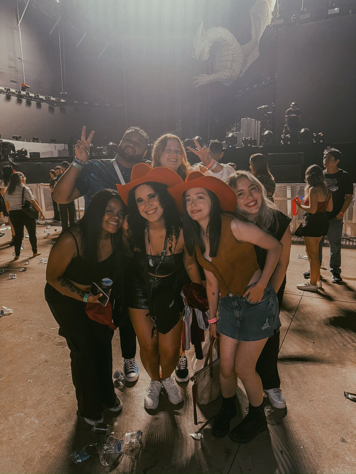 Maria Vitória Scheel e amigos em show da SUPERTURNÊ no Allianz Parque