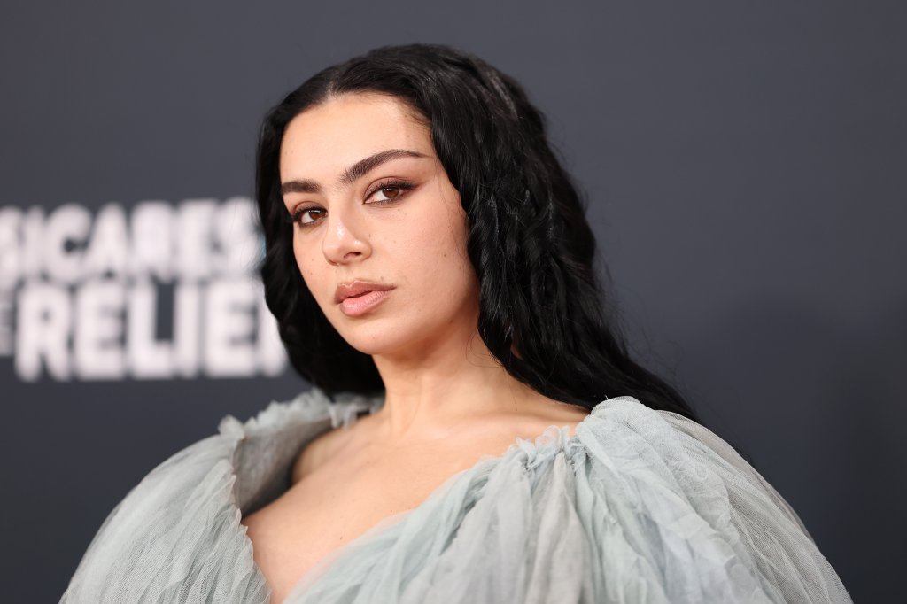 Charli xcx no Grammy 2025