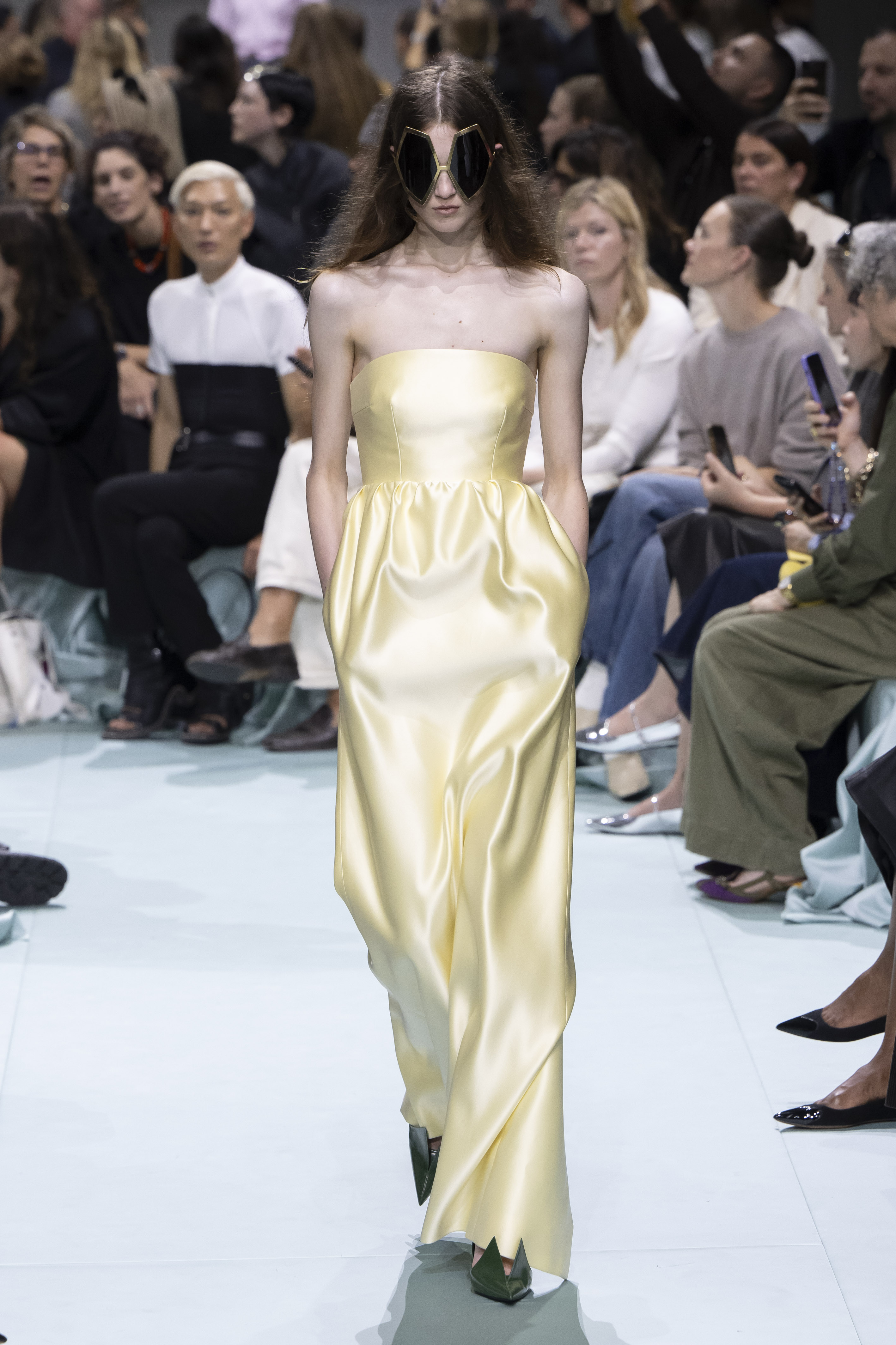 Prada – Runway – Spring/Summer 2025 Milan Fashion Week Desfile de primavera-verão 2025 da Prada na semana de moda de Milão