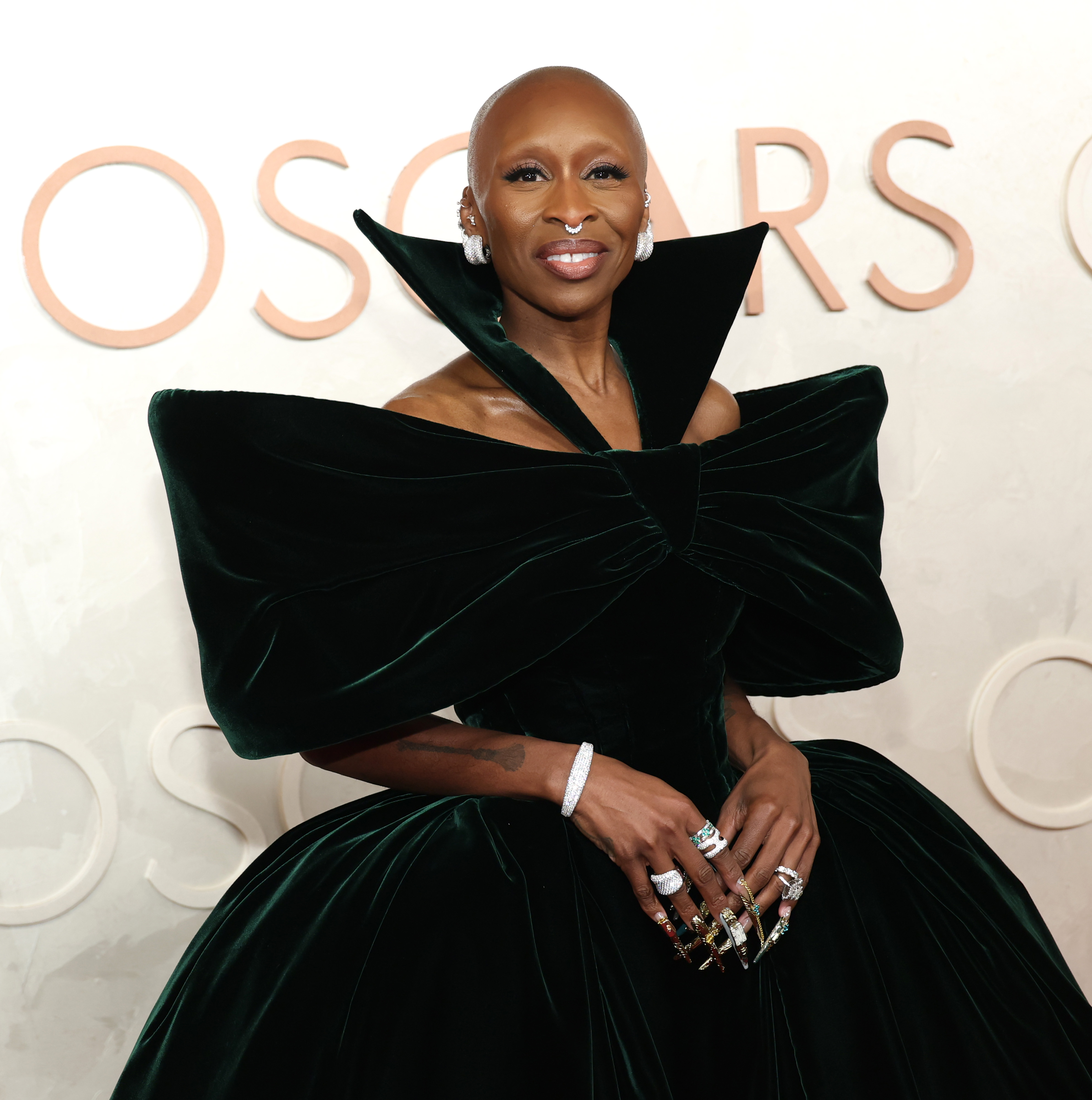Cynthia Erivo no tapete vermelho do Oscar 2025