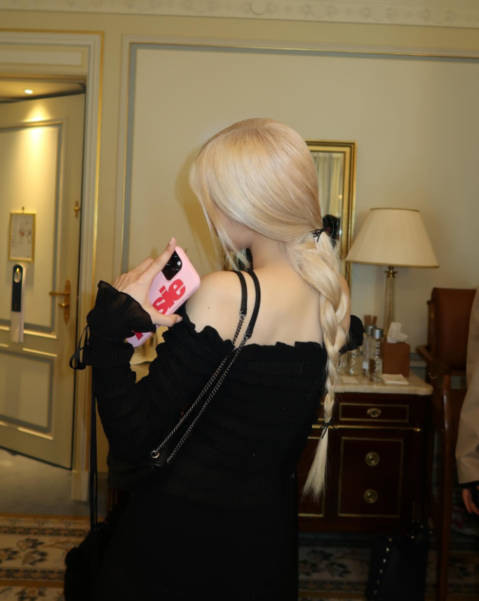 rose-blackpink-trança Penteado com trança da Rosé, do BLACKPINK