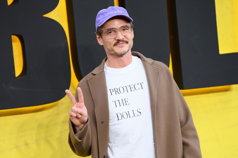 Pedro Pascal com a camiseta 'Protect The Dolls'