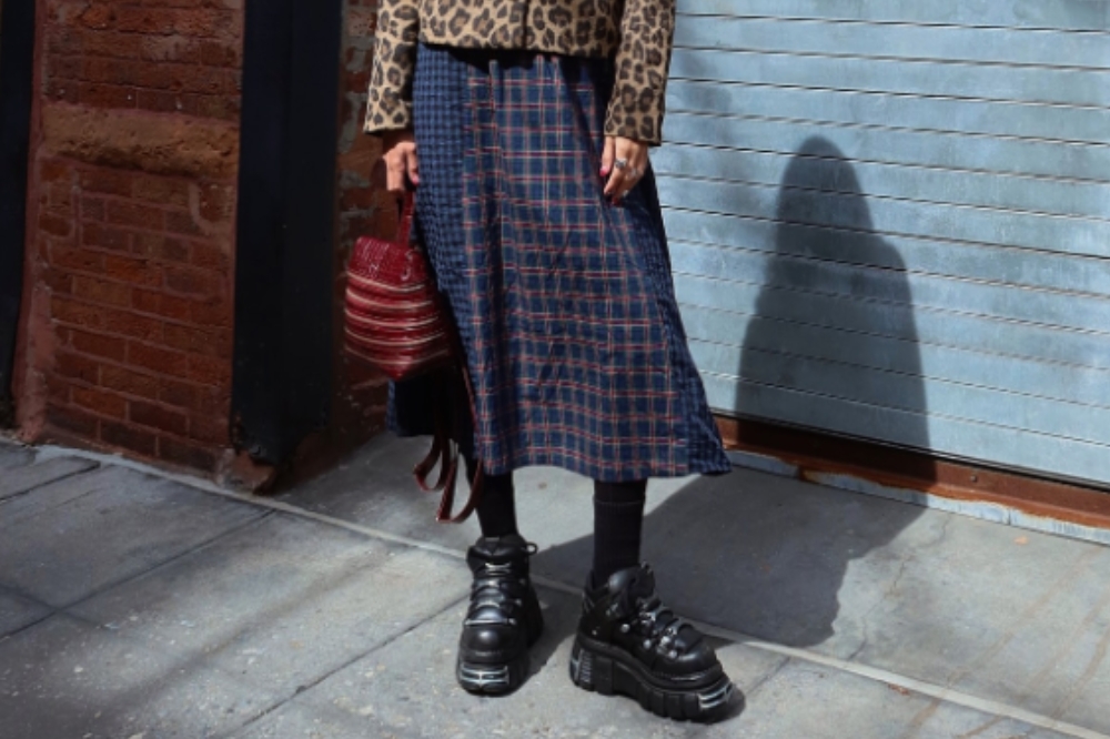 Inspirações de looks com saia xadrez