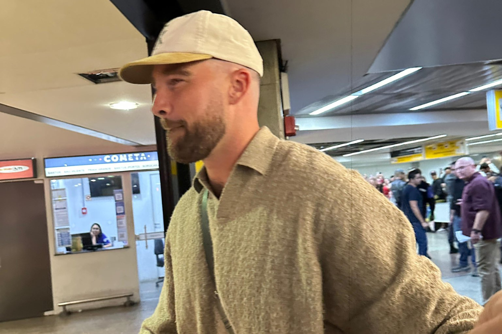 Travis Kelce chega ao Brasil