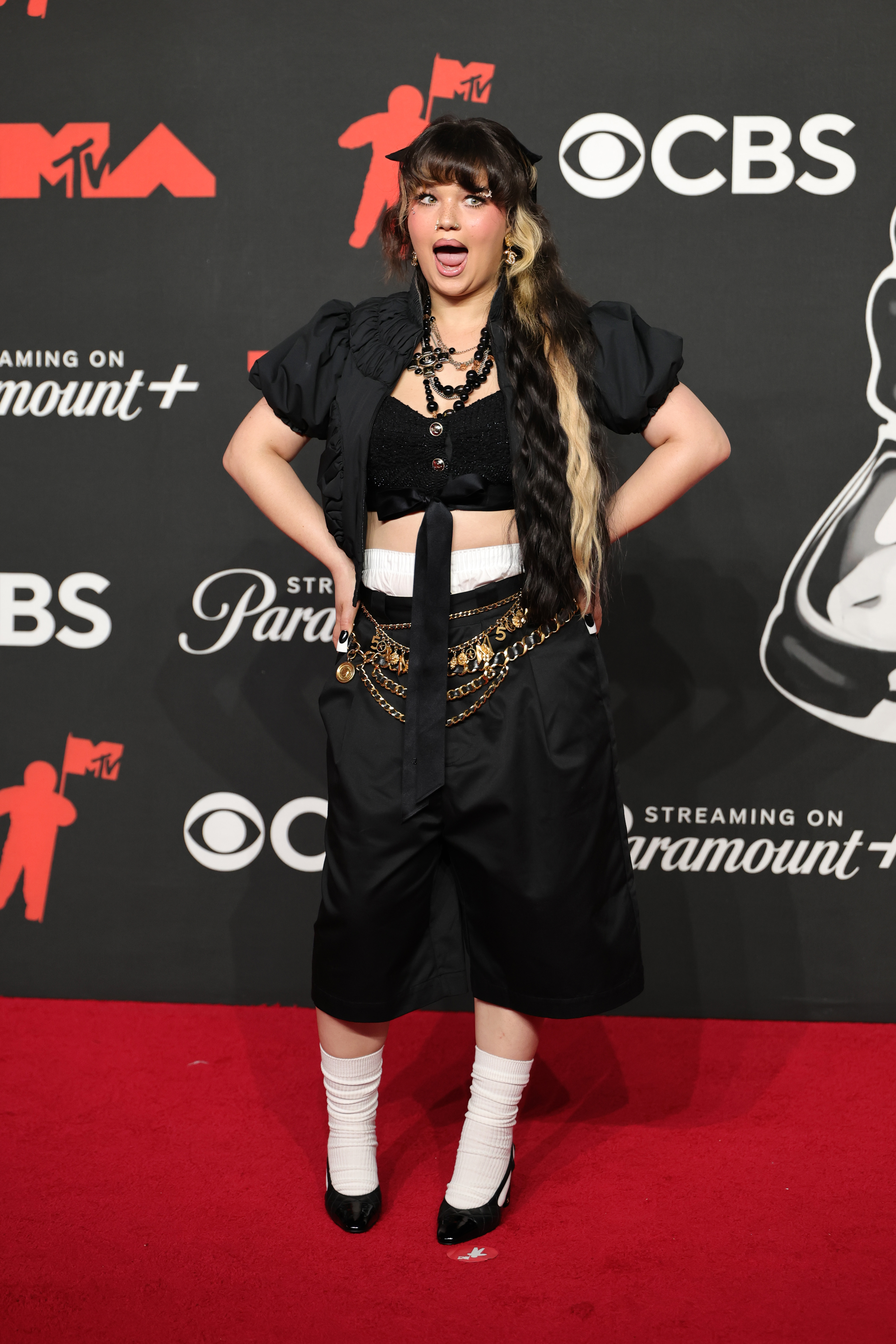 2025 MTV Video Music Awards – Arrivals Lola Young participa do 2025 MTV Video Music Awards na UBS Arena em 7 de setembro de 2025 em Elmont, Nova York.