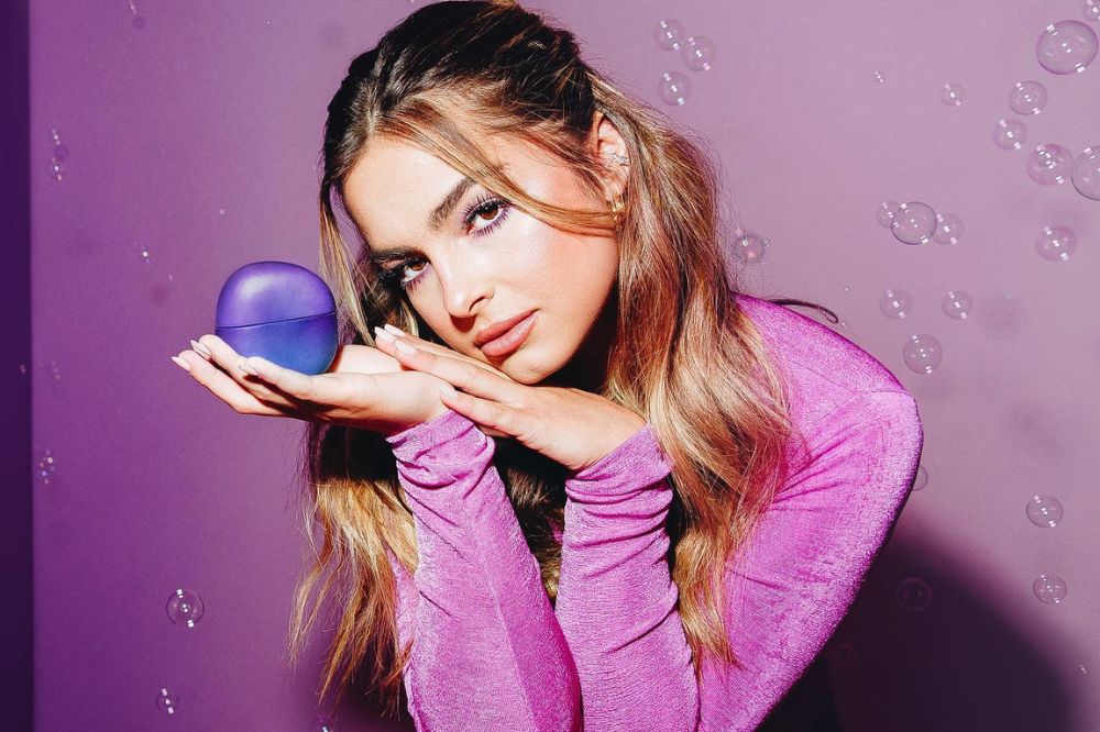 Addison Rae com seu próprio perfume