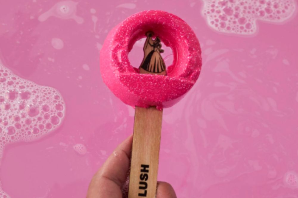 Espuma de banho reutilizável da coleção Lush X Wicked For Good