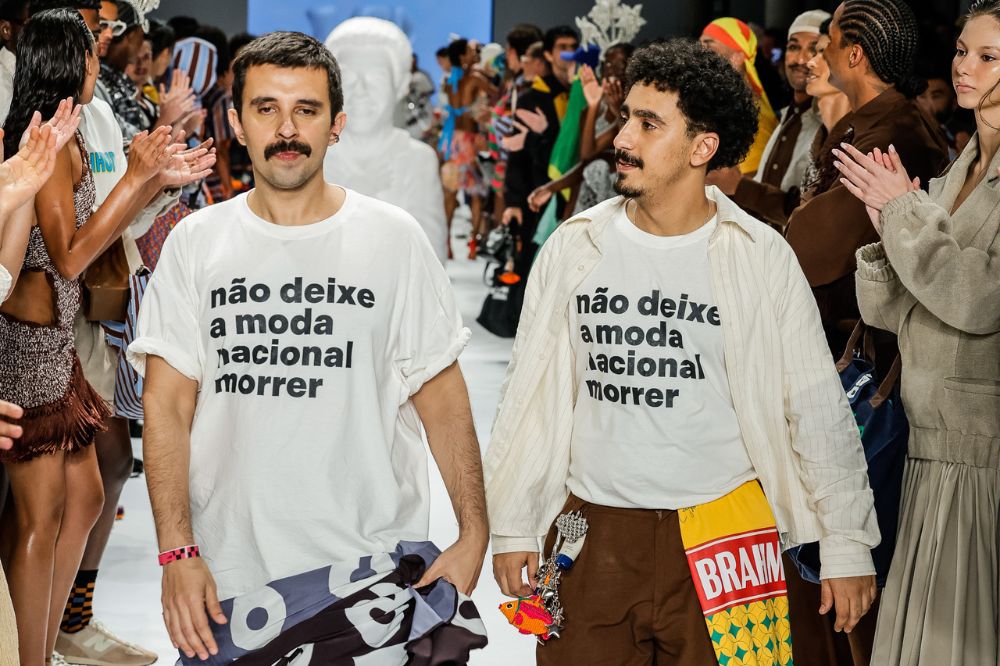 Célio Dias e Cleu Oliver, da LED, em desfile no SPFW N60