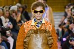 Os desfiles e looks mais polêmicos da semana de moda de Paris
