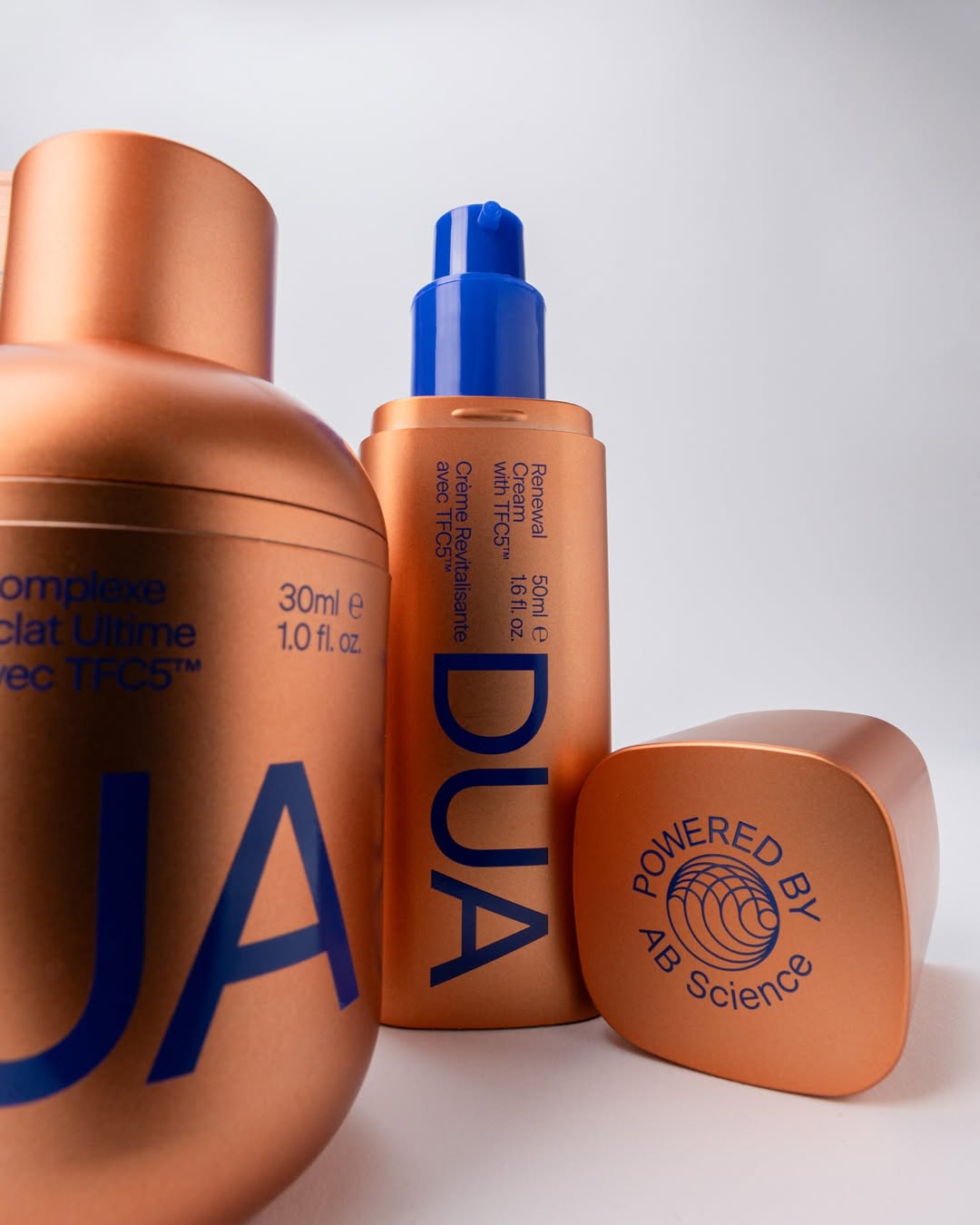 Dua Lipa lança linha de skincare com a marca Augustinus Bader