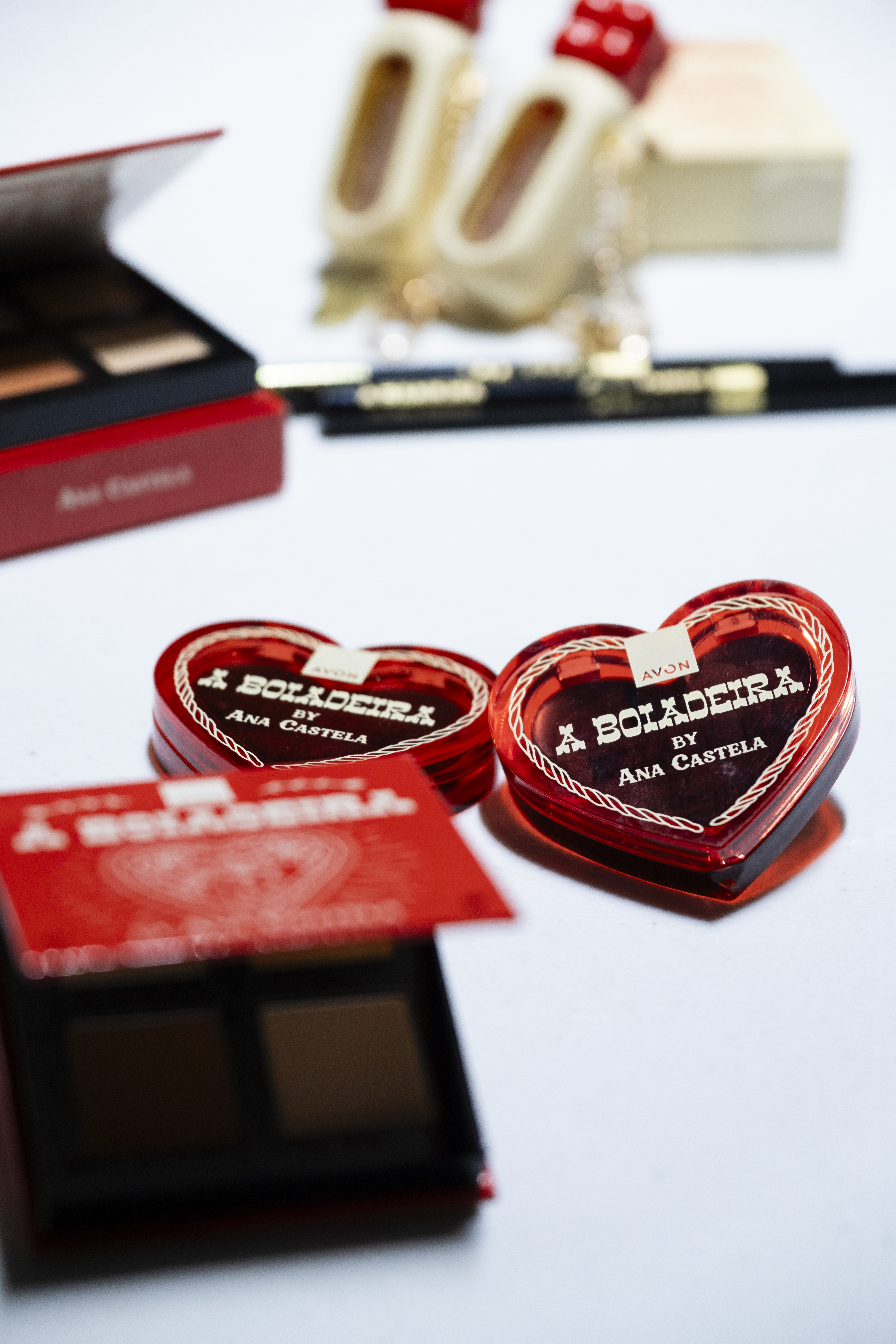Ana Castela lança linha de maquiagem 'A Boiadeira' com a Avon
