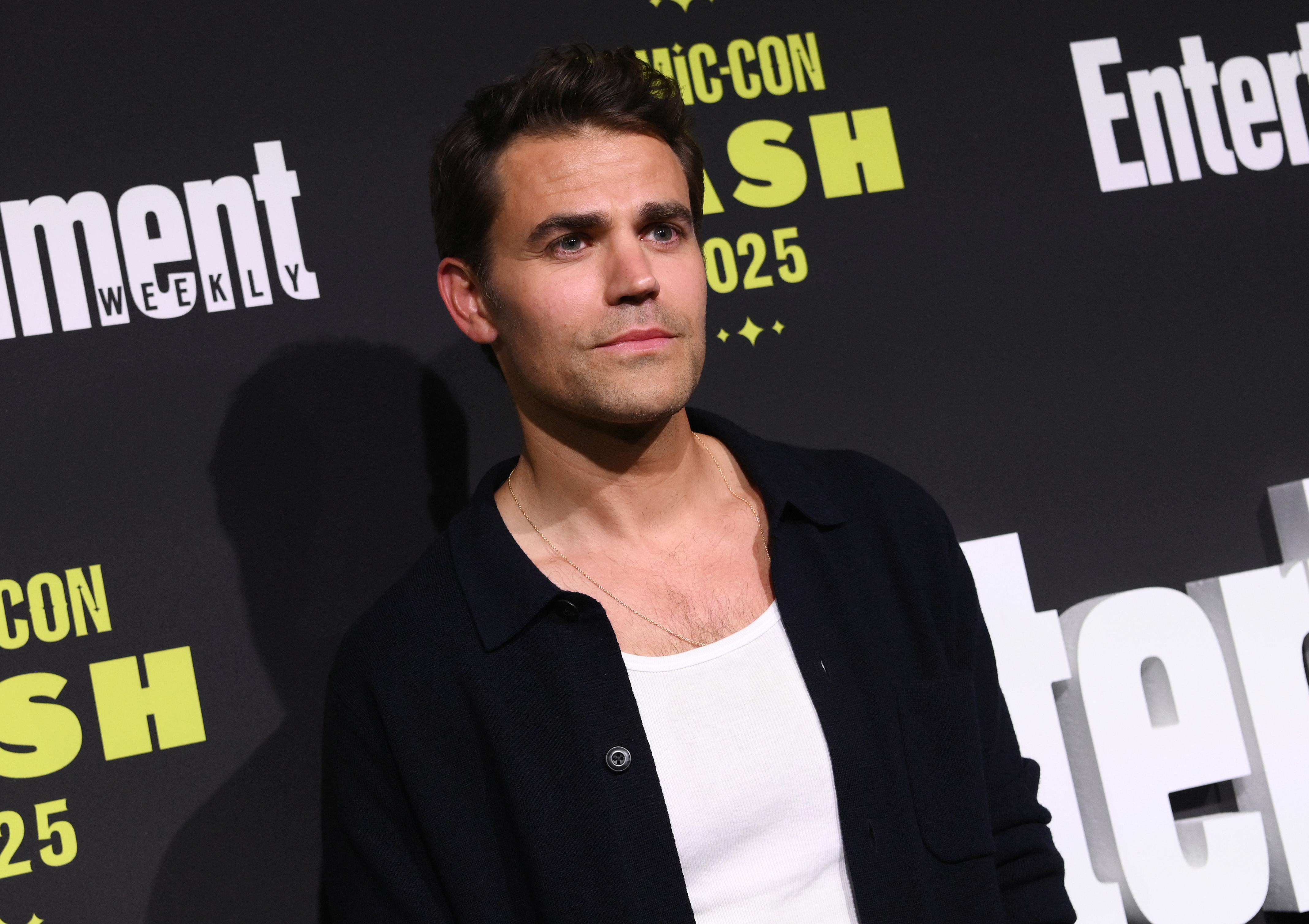 Paul Wesley é confirmado no elenco da 3ª temporada de ‘Os Bucaneiros’