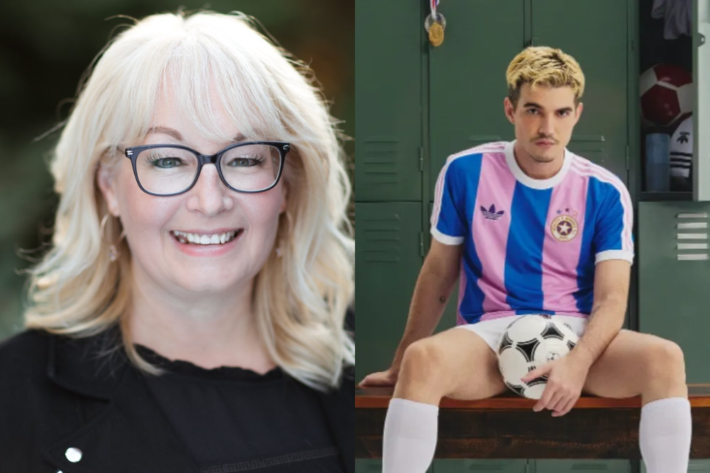 Imagem dividida em duas partes: à esquerda, mulher loira de óculos sorri para a câmera em retrato com fundo desfocado; à direita, jovem vestido como jogador de futebol sentado em banco de vestiário segura uma bola, usando uniforme listrado em azul e rosa, com armários ao fundo.