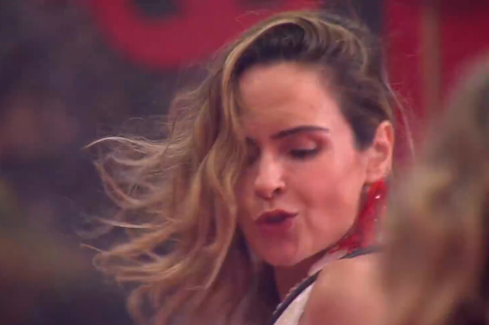 Ana Paula dançando no BBB26